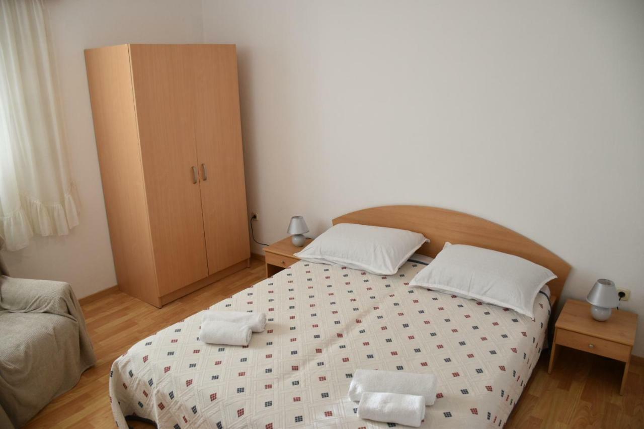Mauro Apartment Razanac Bagian luar foto