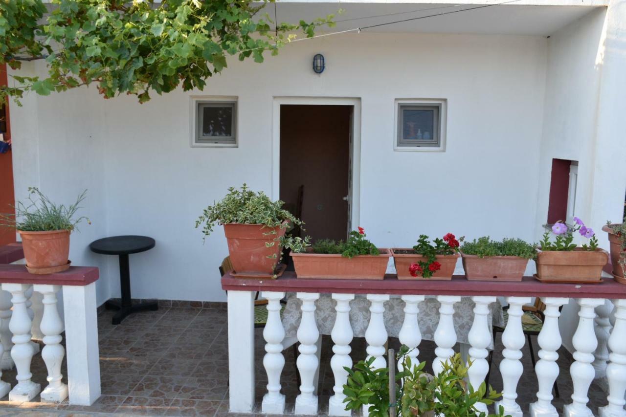 Mauro Apartment Razanac Bagian luar foto