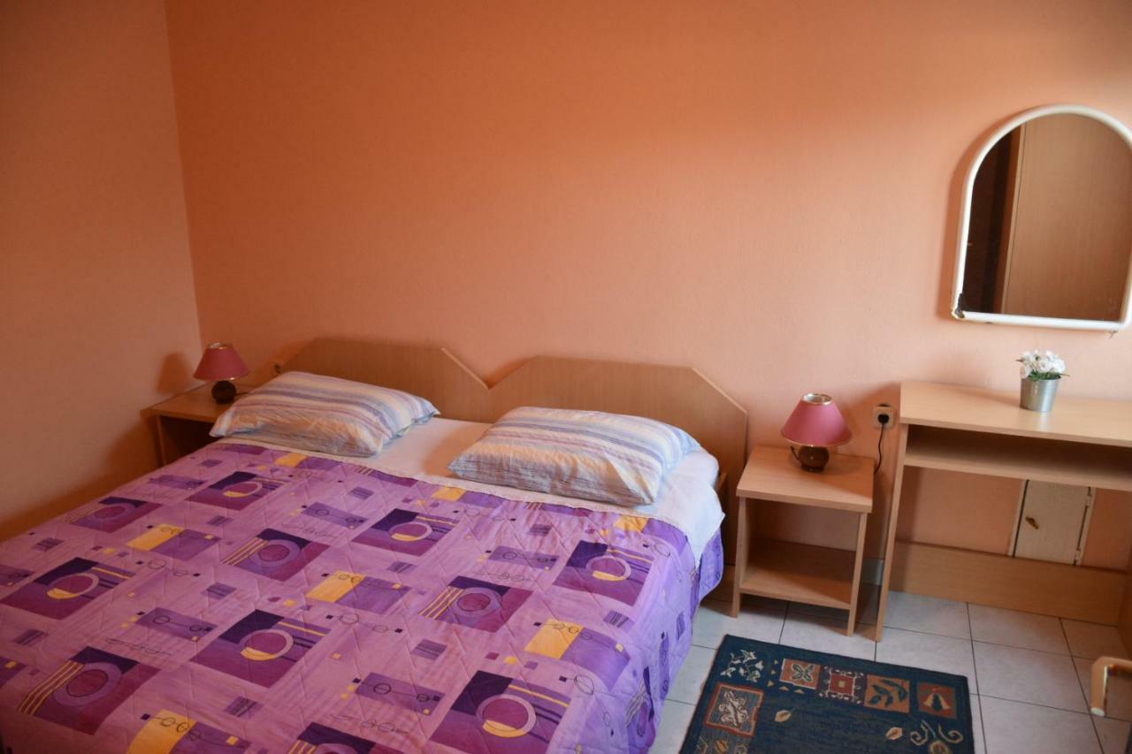 Mauro Apartment Razanac Bagian luar foto